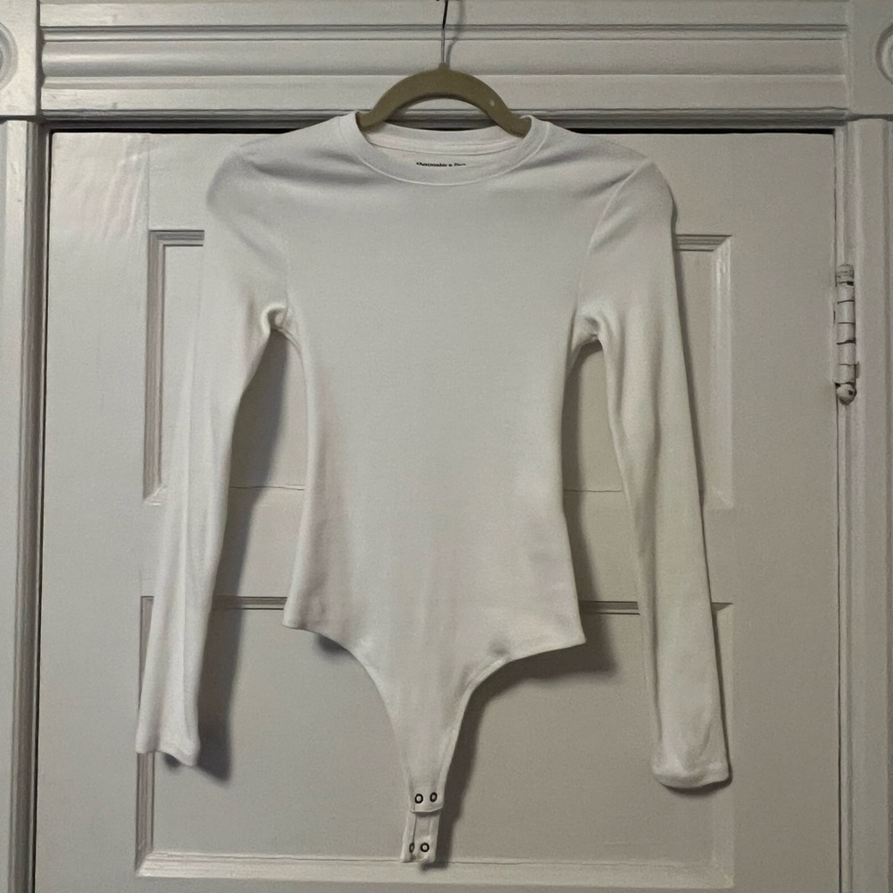 Abercrombie & Fitch Long Sleeve Essential Crew Bodysuit White Size XS